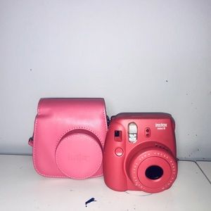 Insta Mini Fuji Film Polaroid (Negotitable Price)